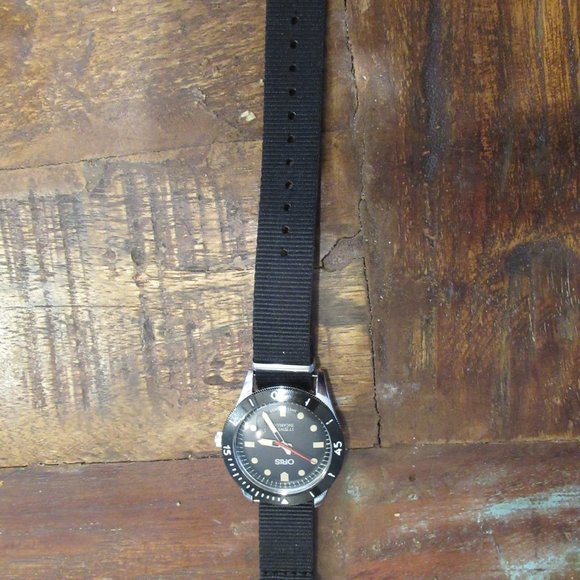 Vintage 1970s Oris - Refinished Dials and New Bezel with Swiss Movement - Picture 8 of 12